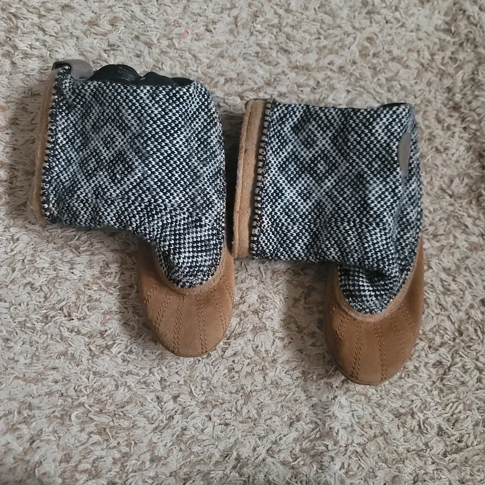 Sorel NL2122-010 Winter Boots Womens 7.5 Tan Black Knit Suede Duck Toe Pull-On